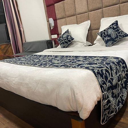 Hotel Senorita Srīnagar Zewnętrze zdjęcie