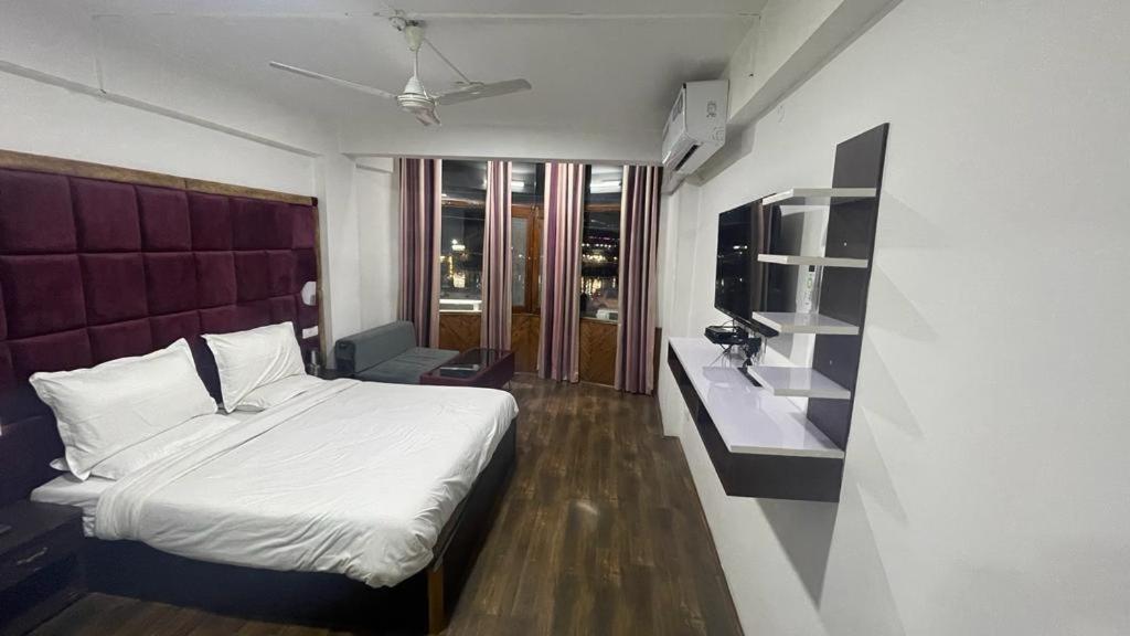 Hotel Senorita Srīnagar Zewnętrze zdjęcie