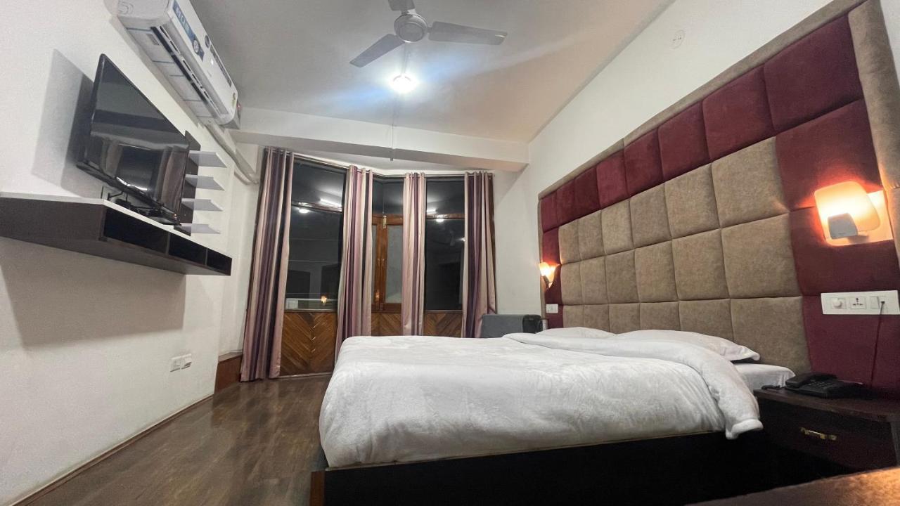 Hotel Senorita Srīnagar Zewnętrze zdjęcie