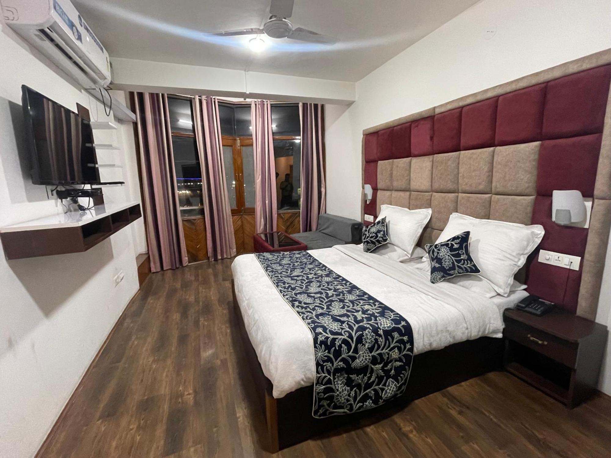 Hotel Senorita Srīnagar Zewnętrze zdjęcie