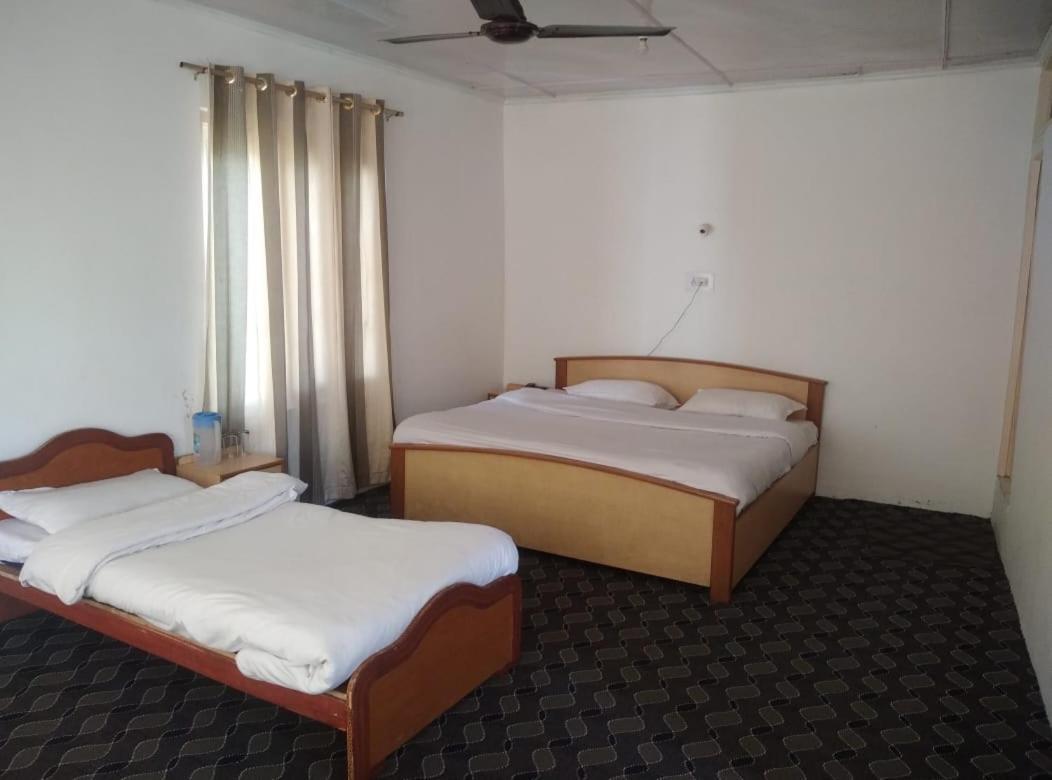 Hotel Senorita Srīnagar Zewnętrze zdjęcie