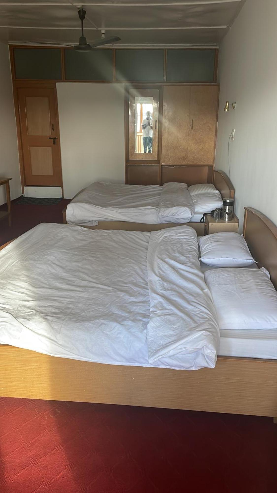 Hotel Senorita Srīnagar Zewnętrze zdjęcie