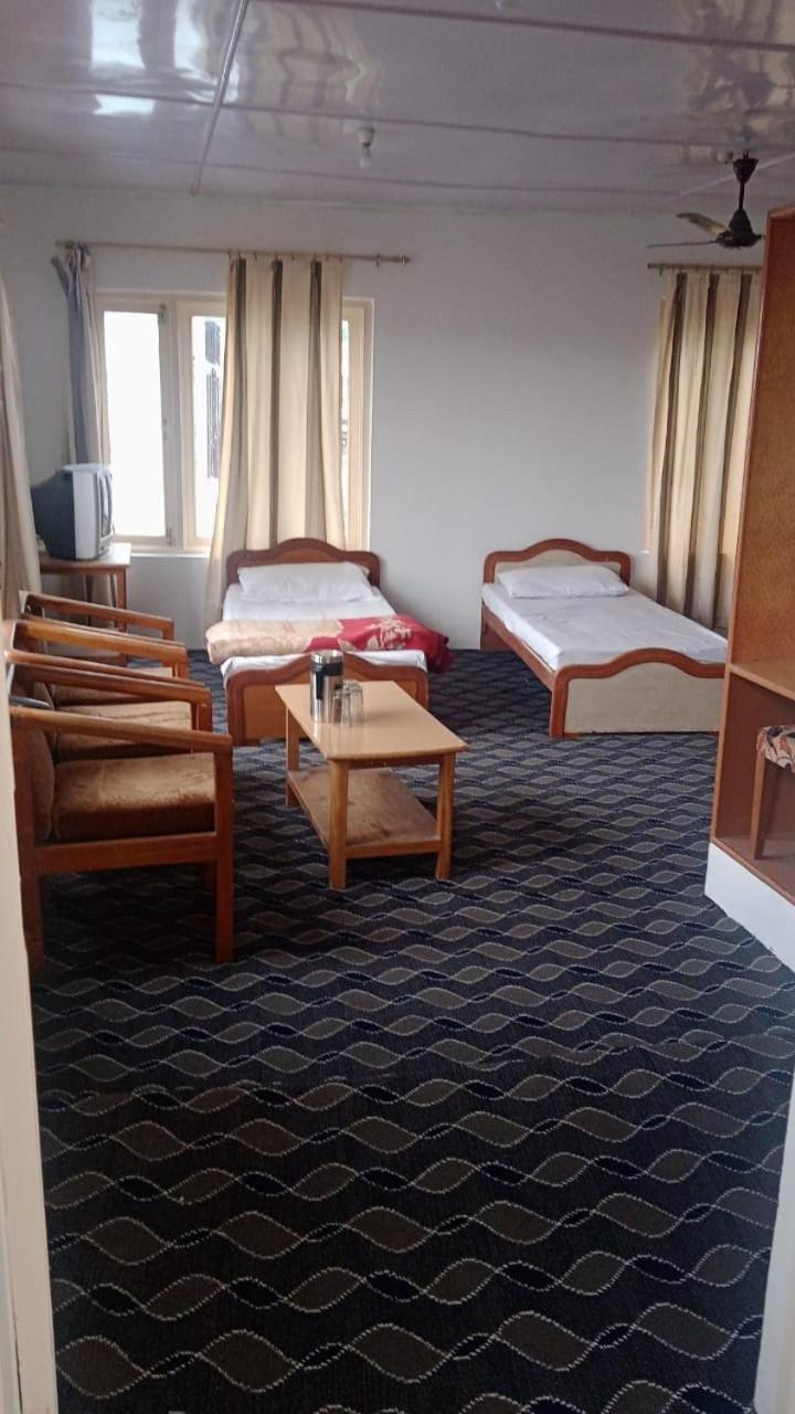 Hotel Senorita Srīnagar Zewnętrze zdjęcie